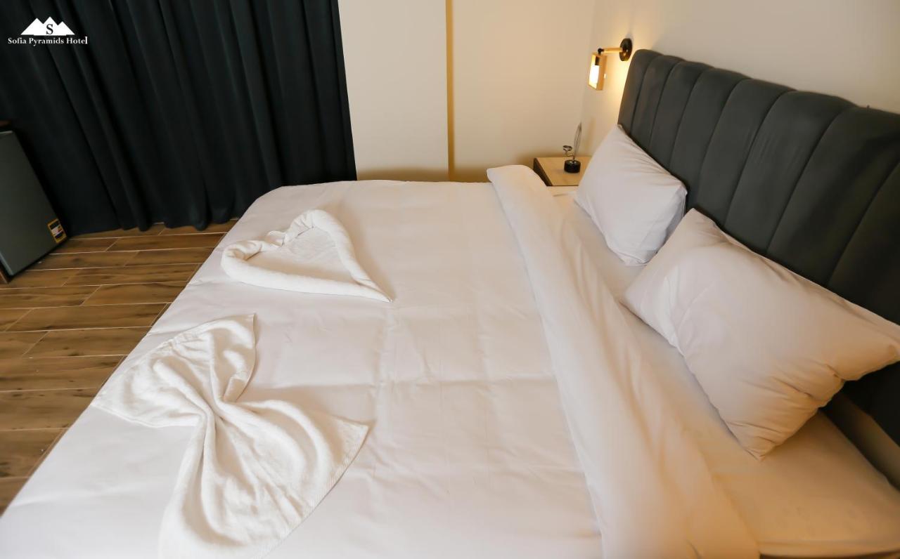 Sofia Pyramids Hotel Kafret el-Gabal Eksteriør billede