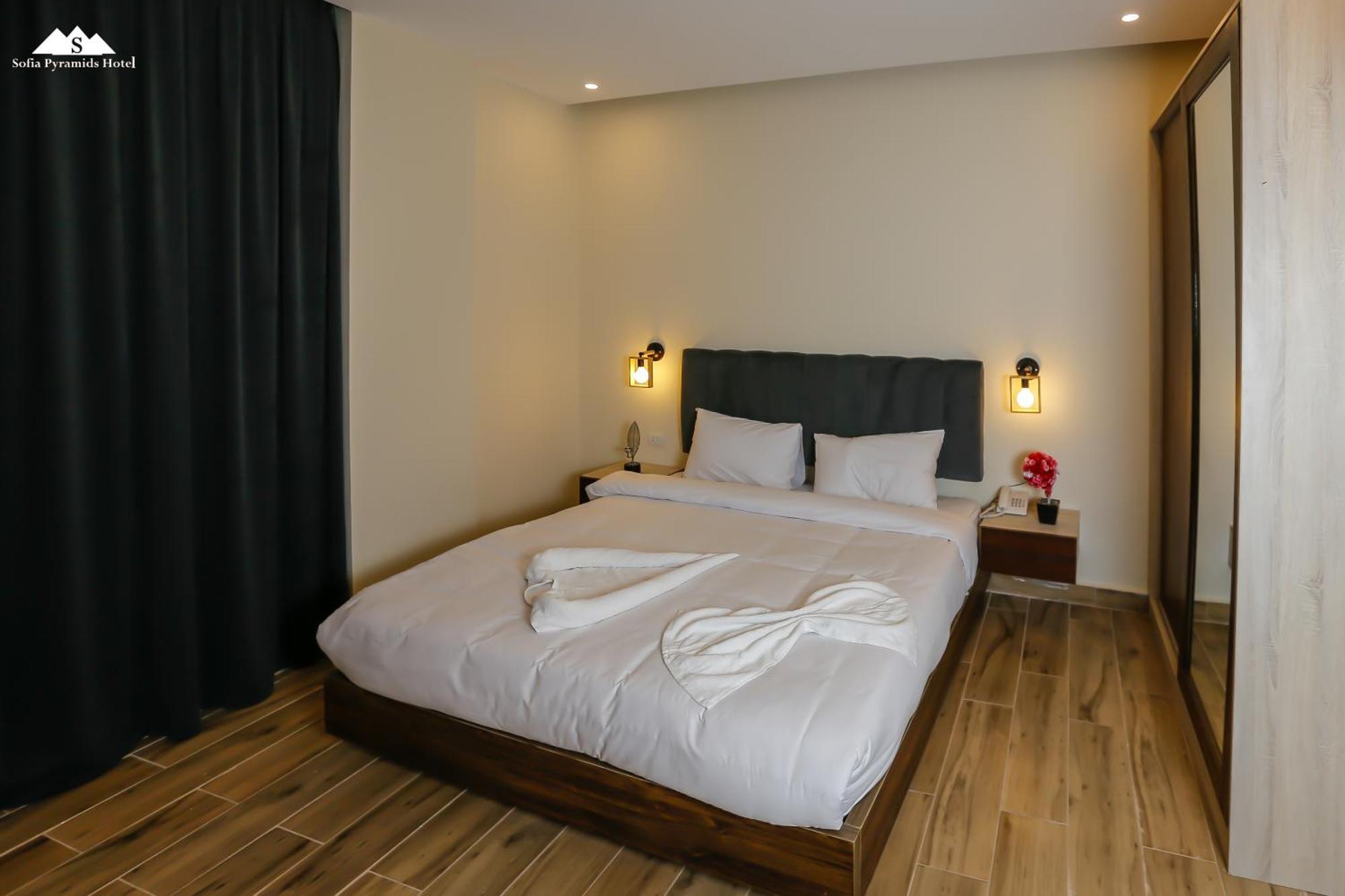 Sofia Pyramids Hotel Kafret el-Gabal Eksteriør billede