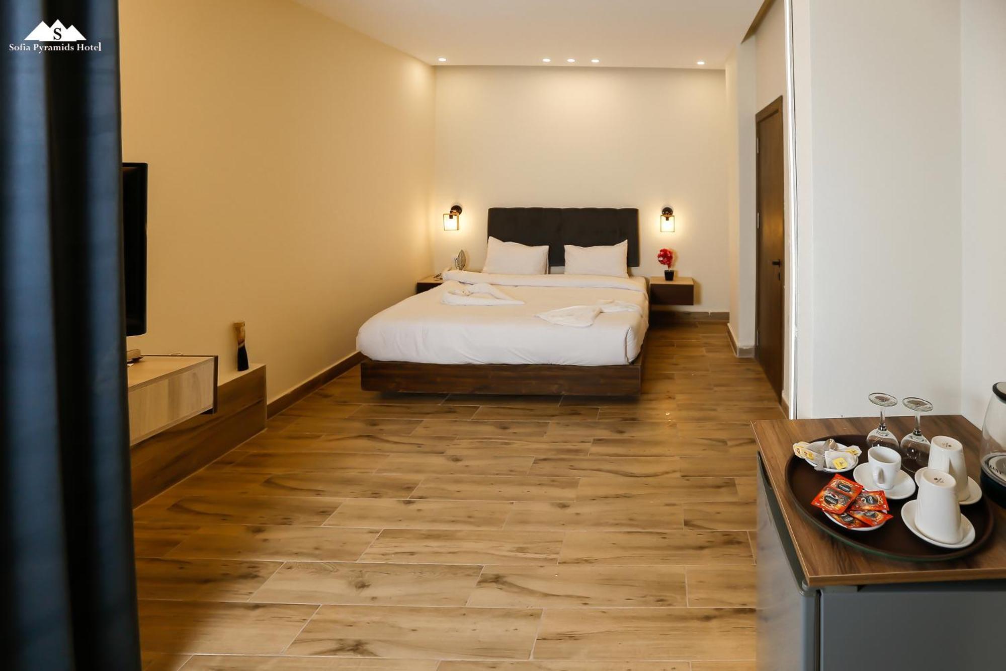 Sofia Pyramids Hotel Kafret el-Gabal Eksteriør billede