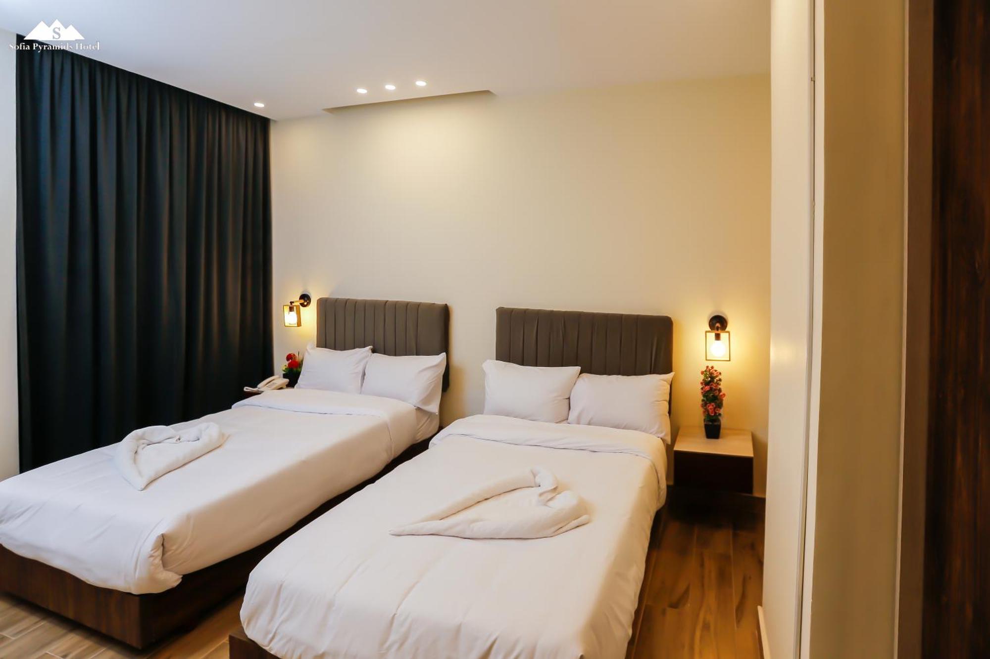 Sofia Pyramids Hotel Kafret el-Gabal Eksteriør billede
